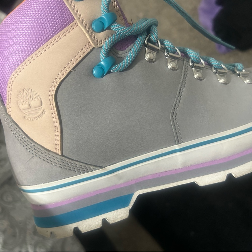 Timberland Women's Gray and Lavender Winter Boots.